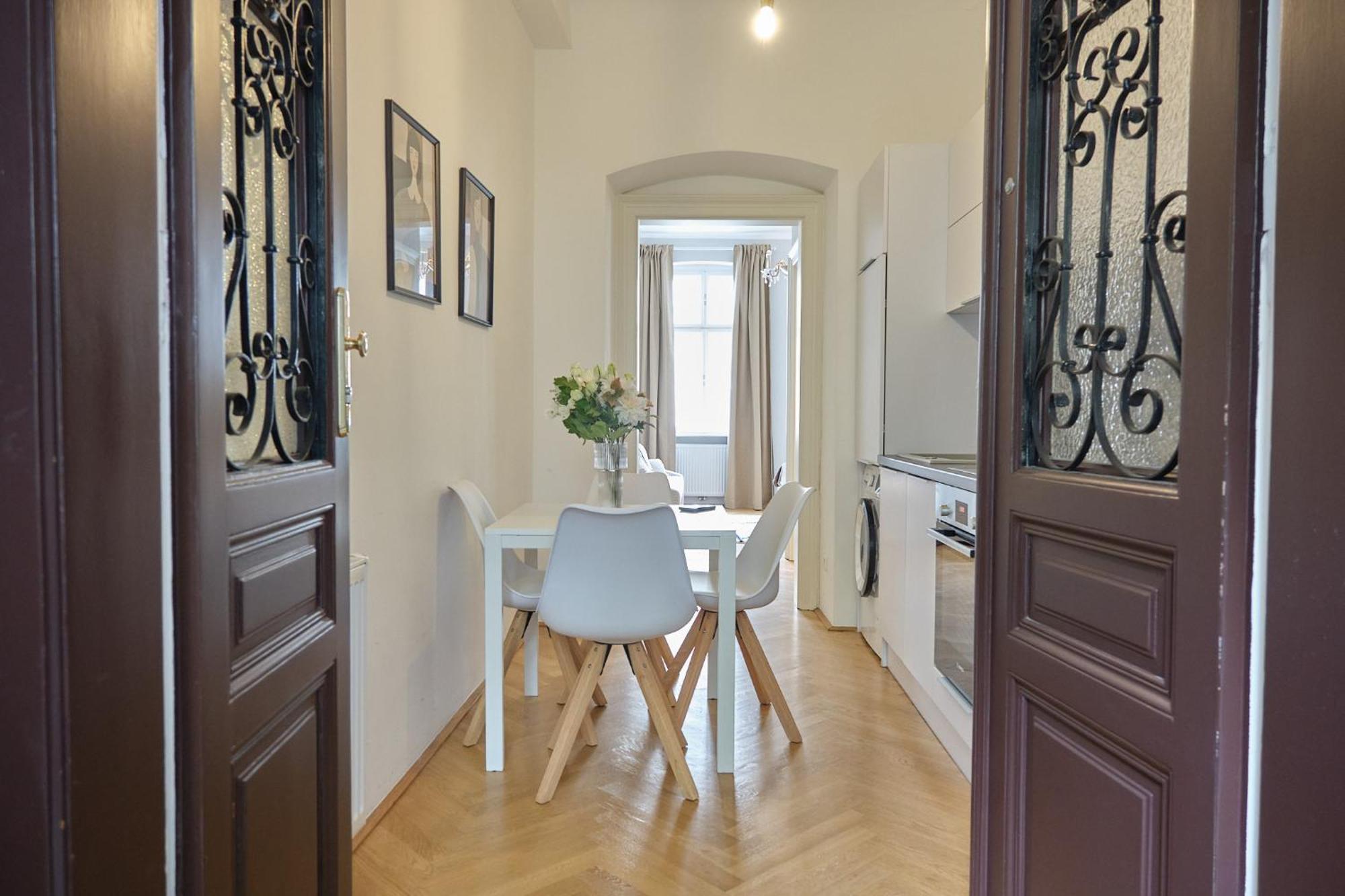 וינה Chic Apartment - Near U3 Metro מראה חיצוני תמונה